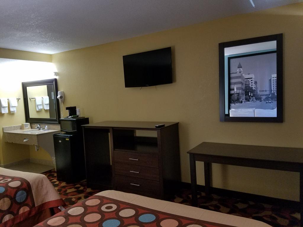 Motel Super 8 By Wyndham Airport West Kellogg